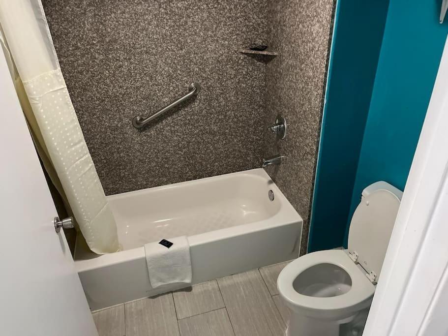 Hotel 2 Double Bed Studio 109 & Hot Tub Livingston Buitenkant foto